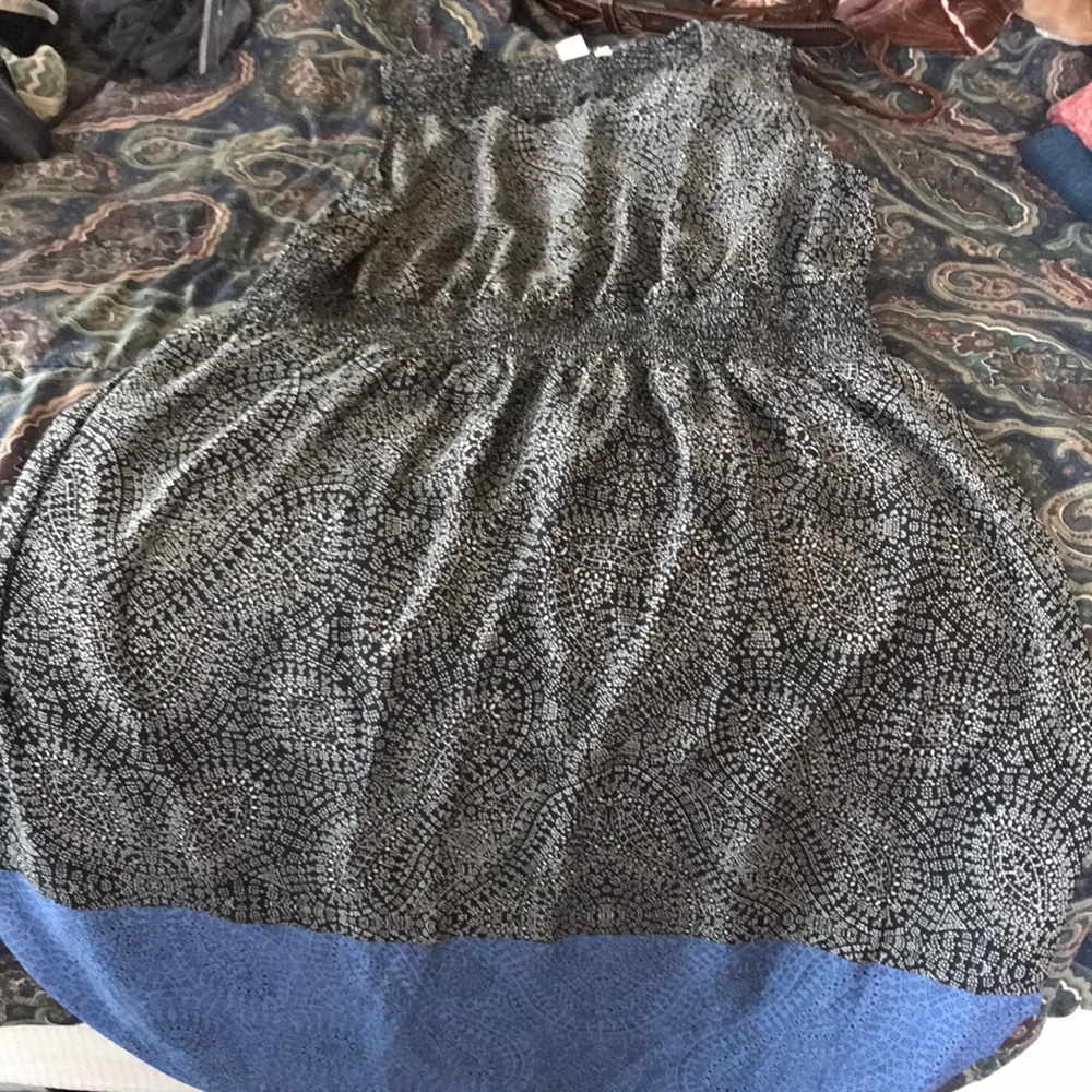 Sleeveless dress